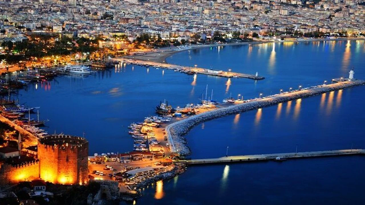 Akdeniz’in Saklı Sermayesi: Antalya’da E-Ticaret